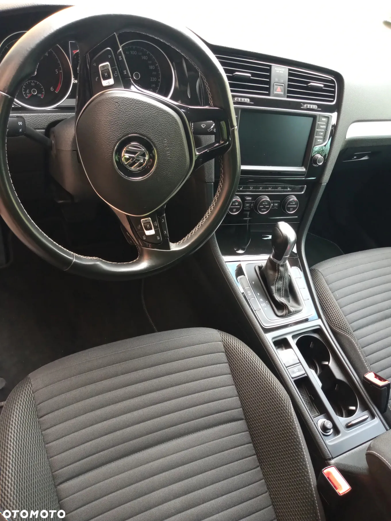 Volkswagen Golf 2.0 BlueTDI DSG Cup - 8