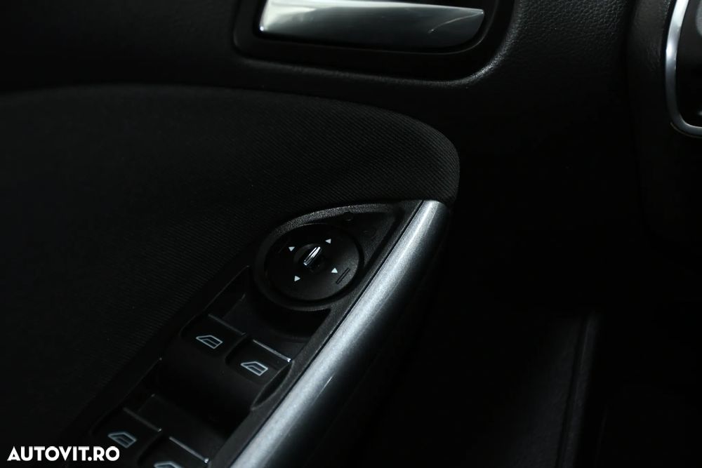 Ford Focus 1.6 TDCi DPF Start-Stopp-System Titanium - 19