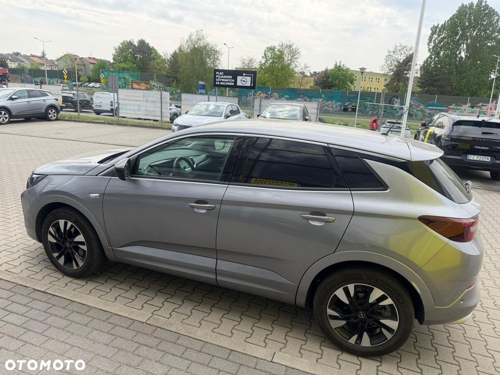 Opel Grandland 1.2 T Business Edition S&S - 10