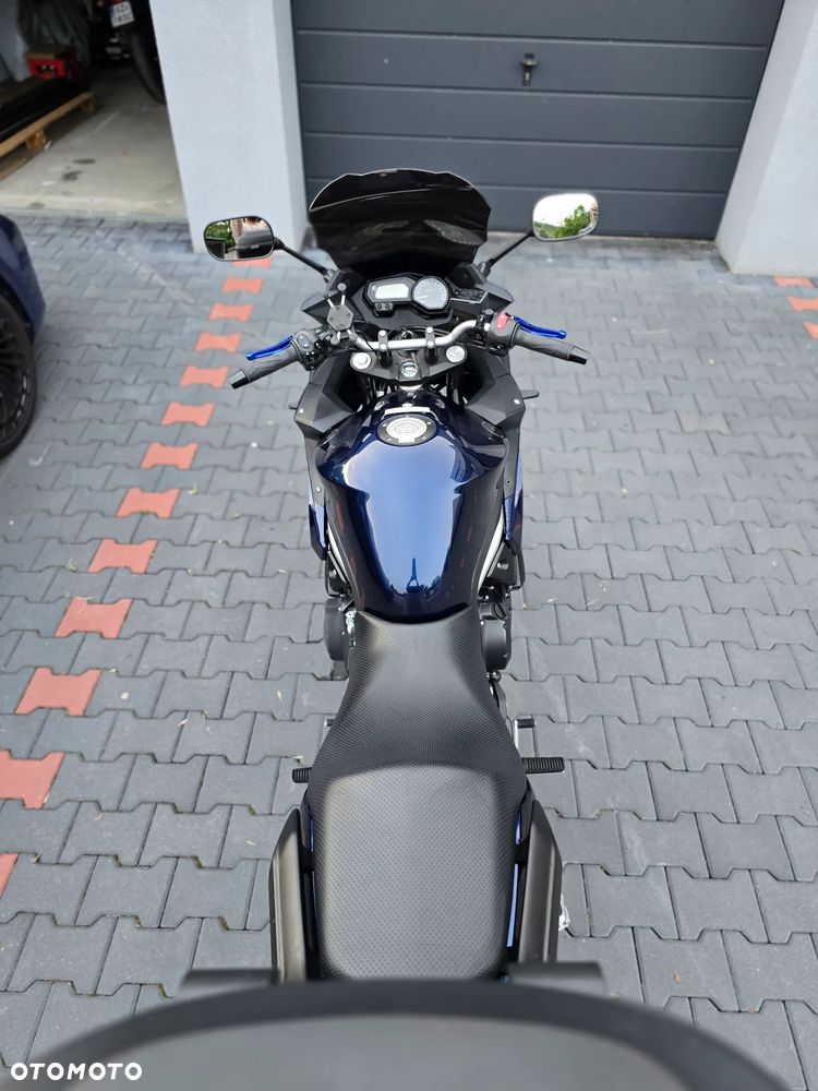 Yamaha XJ - 6