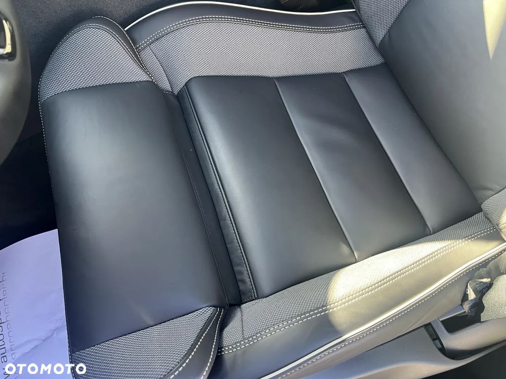 Volvo XC 60 B5 B AWD Plus Black Edition - 23