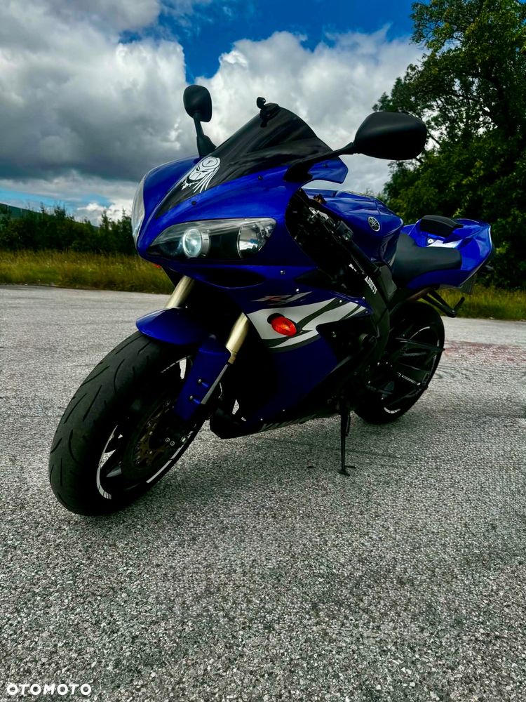 Yamaha R1 - 7