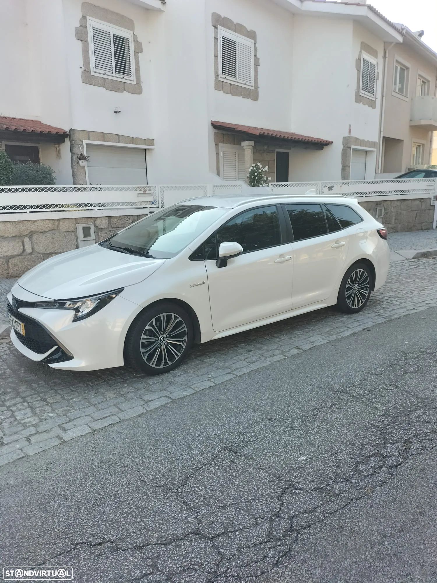 Toyota Corolla Touring Sports 1.8 Hybrid Comfort+P.Sport - 1