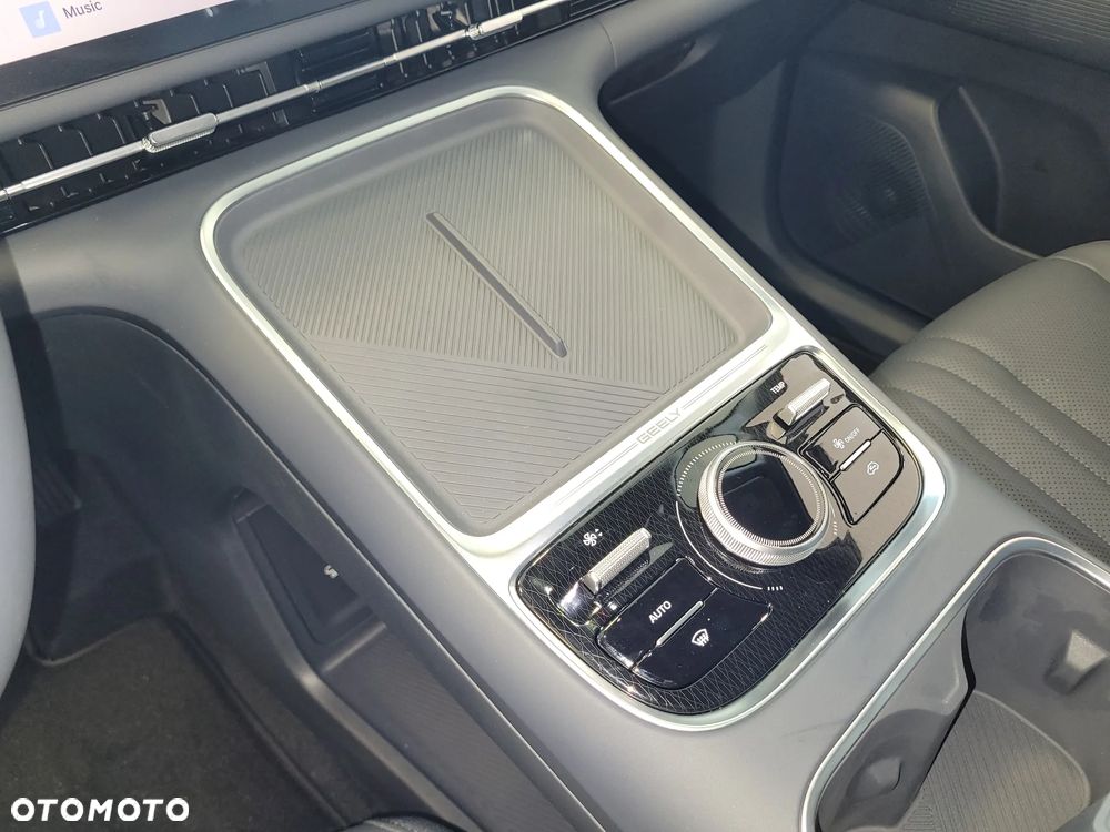 Geely Starray EM-i 1.5 PHEV Pro - 7