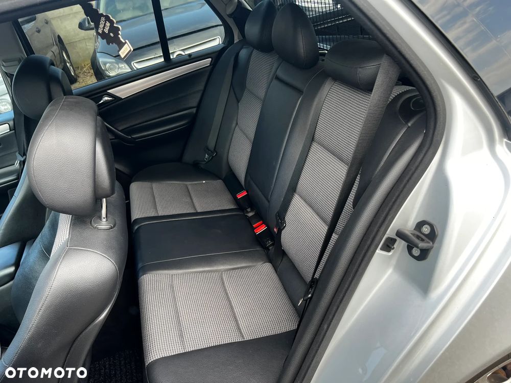 Mercedes-Benz Klasa C 220 CDI Automatik Avantgarde Sport Edition - 28