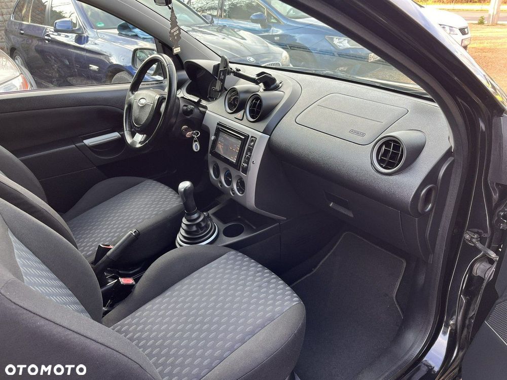 Ford Fiesta - 19