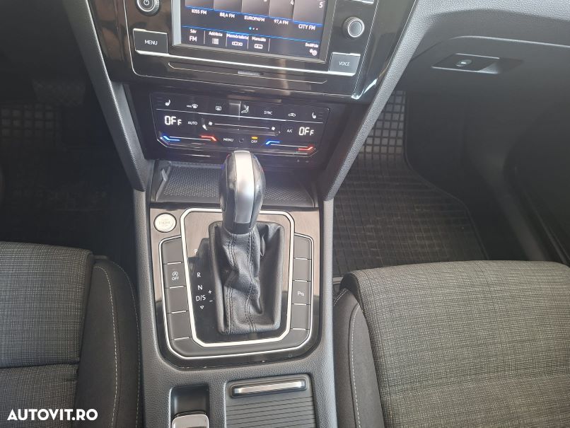 Volkswagen Passat 2.0 TDI DSG Comfortline - 12