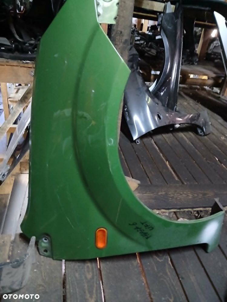 Ford Fiesta Mk6 lift błotnik prawy - 1