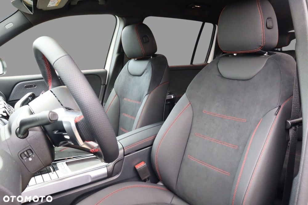 Mercedes-Benz GLB 200 d AMG Line 8G-DCT - 10