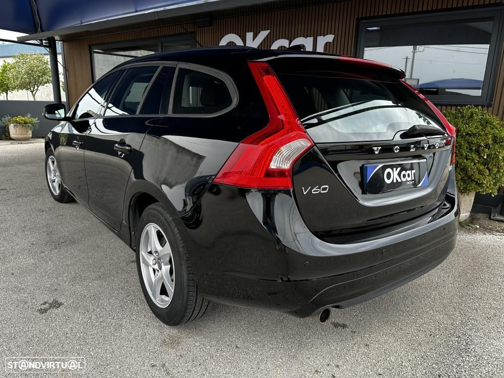Volvo V60 2.0 D2 Momentum - 3
