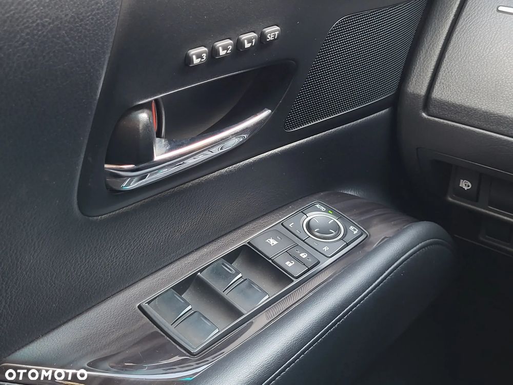 Lexus RX 450h (hybrid) - 8
