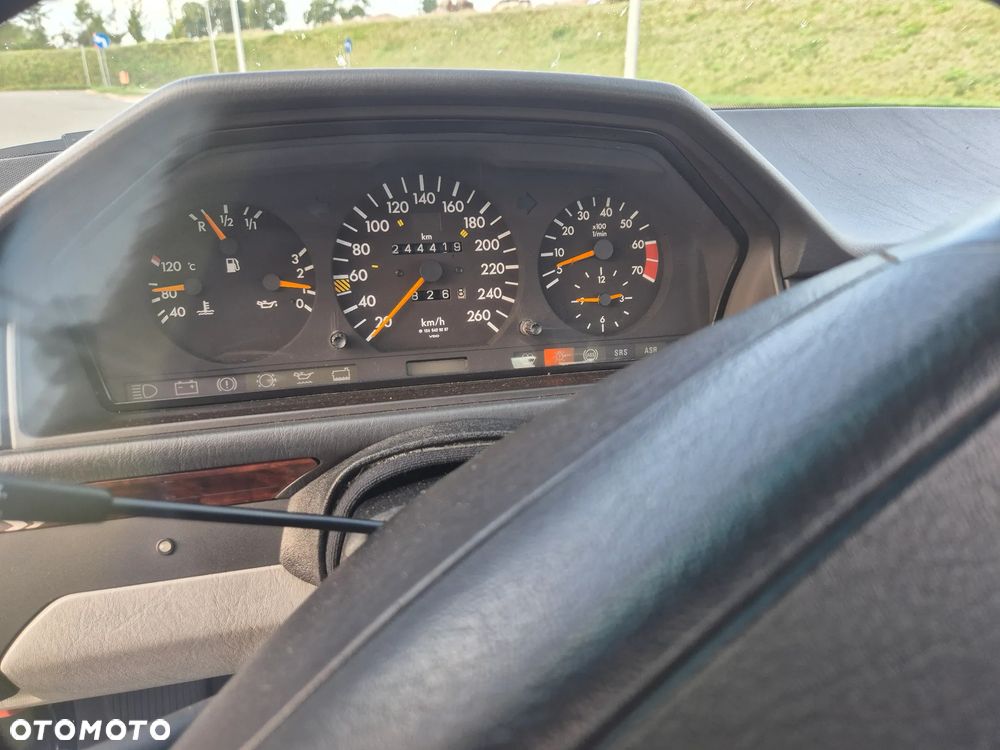 Mercedes-Benz W124 (1984-1993) - 14