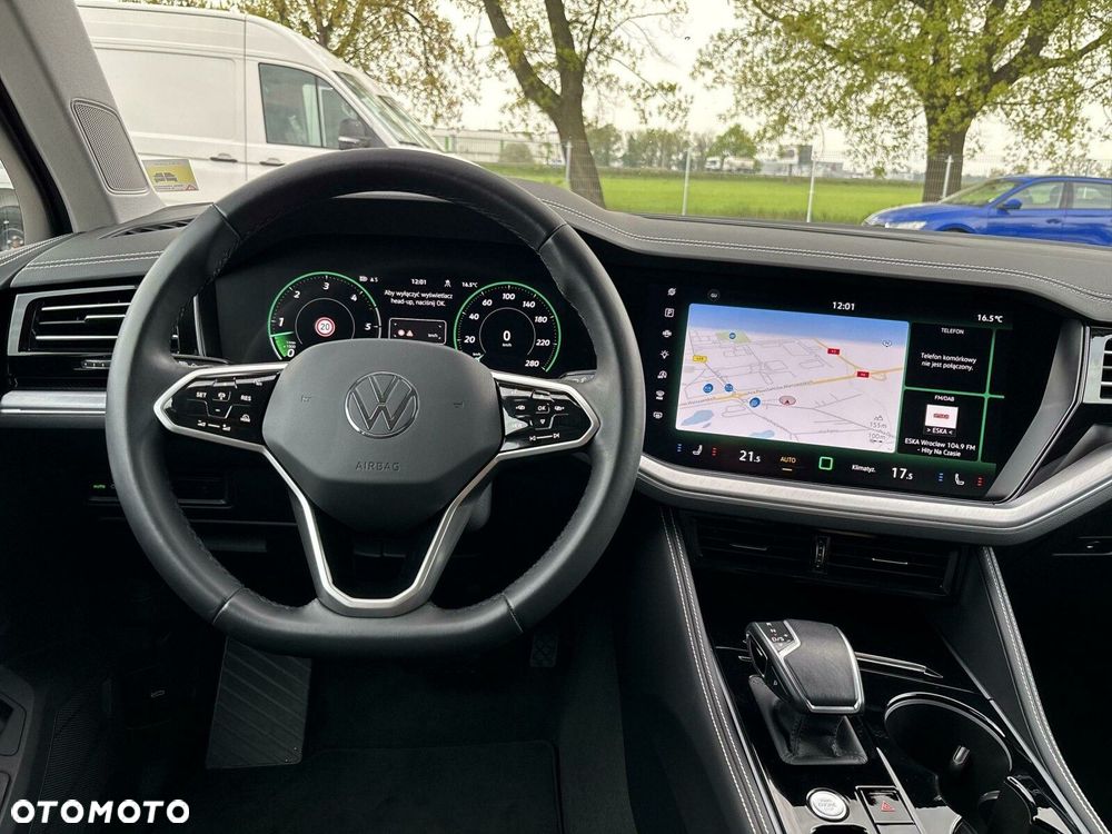 Volkswagen Touareg - 23