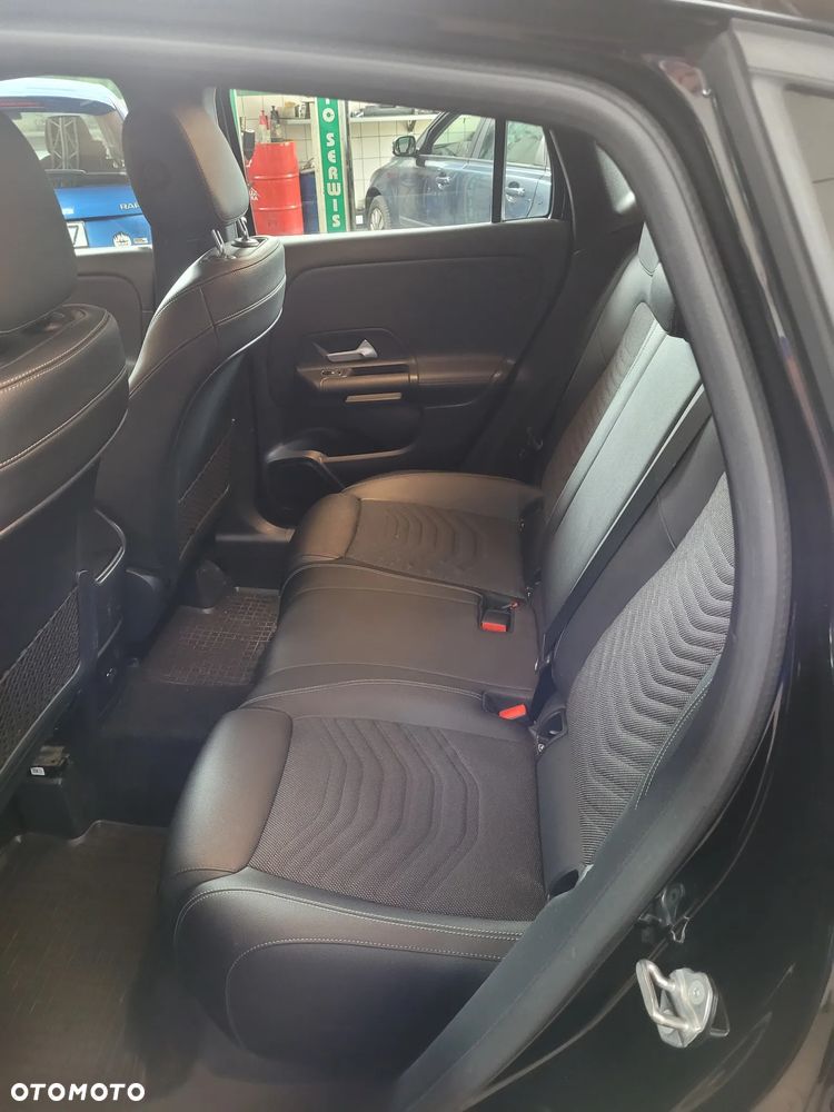 Mercedes-Benz GLA 200 - 13
