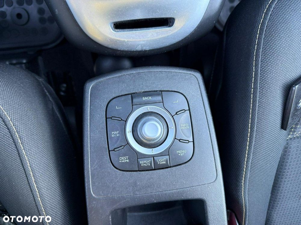 Renault Grand Scenic - 17