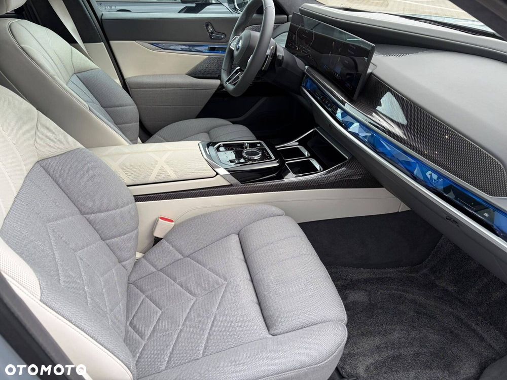 BMW Seria 7 - 12