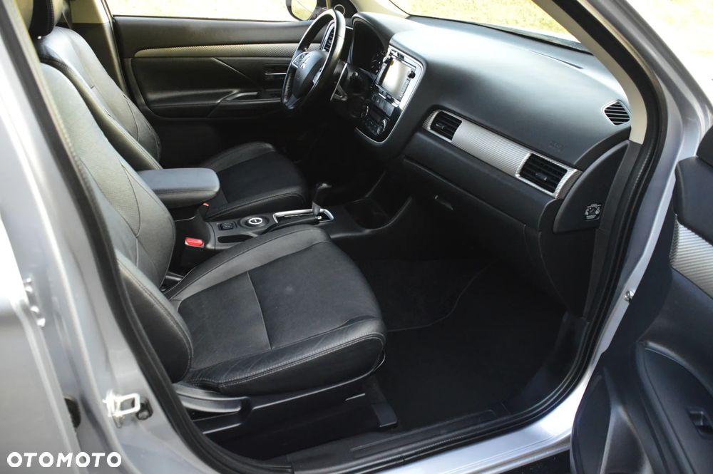 Mitsubishi Outlander 2.0 Intense + Navi 4WD CVT - 7