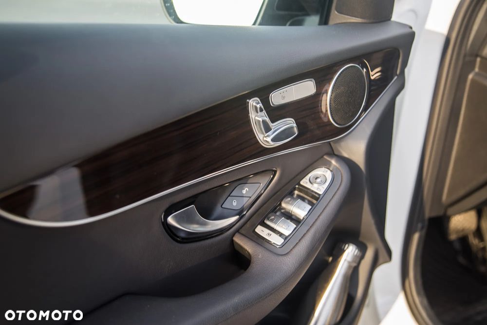 Mercedes-Benz GLC 300 4Matic 9G-TRONIC - 11