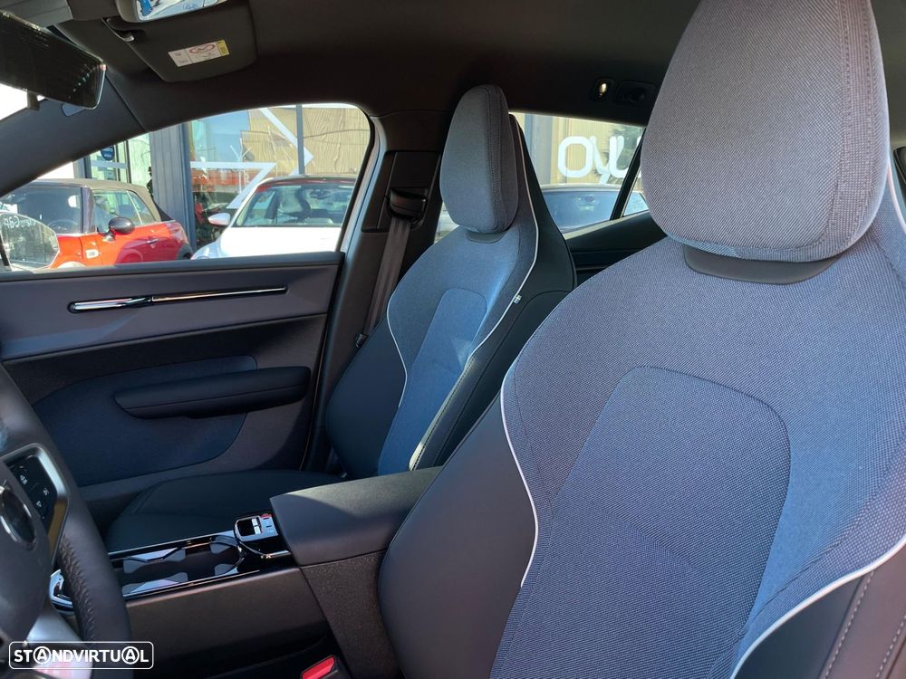 Volvo EX30 69 kWh Single Motor Extended Range Core - 8