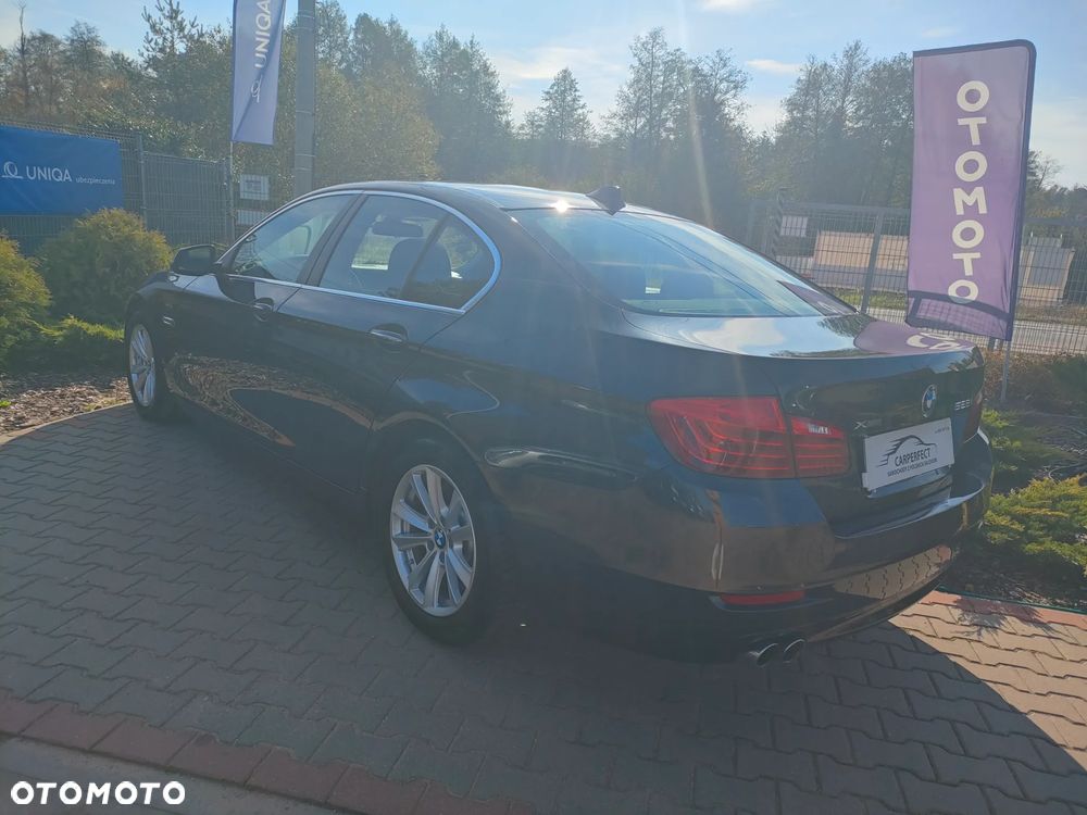 BMW Seria 5 528i Luxury Line - 13