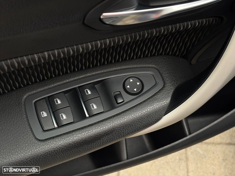 BMW 116 d Aut. Advantage - 25