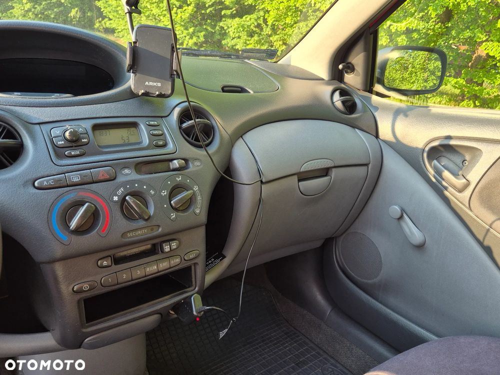 Toyota Yaris 1.0 Terra - 14