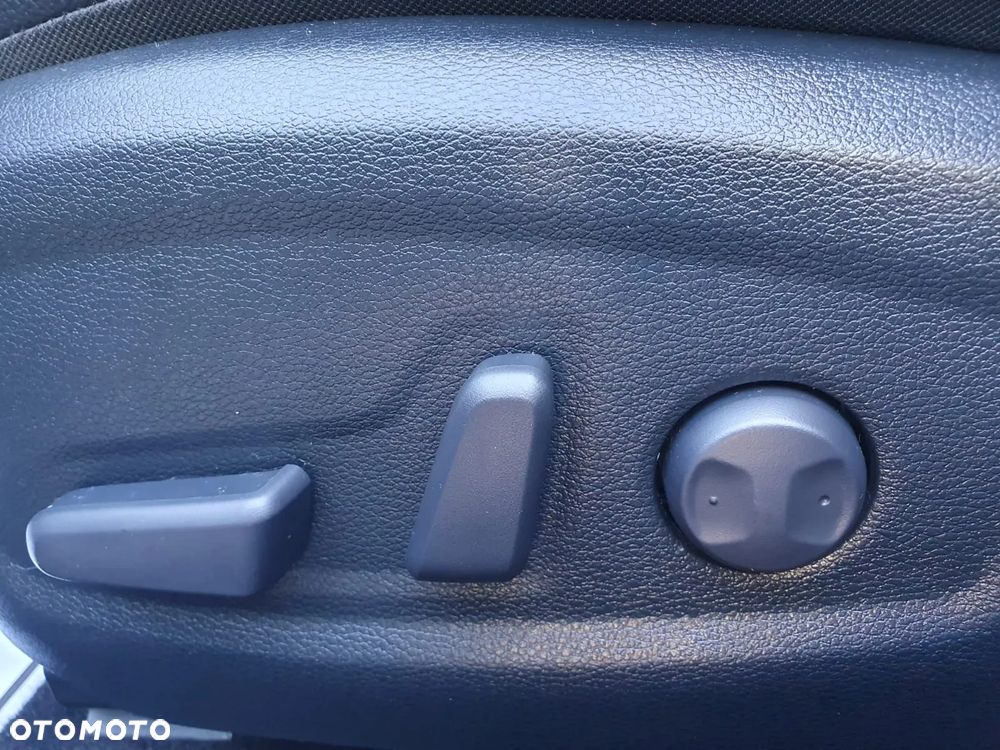 Kia Ceed 1.4 T-GDI DCT OPF Platinum Edition - 12