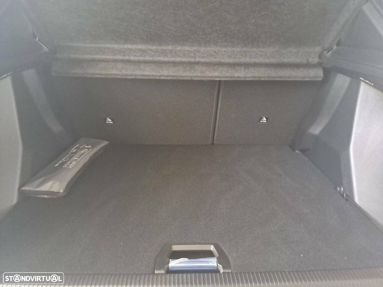 Peugeot 2008 1.2 PureTech Allure EAT8 - 6