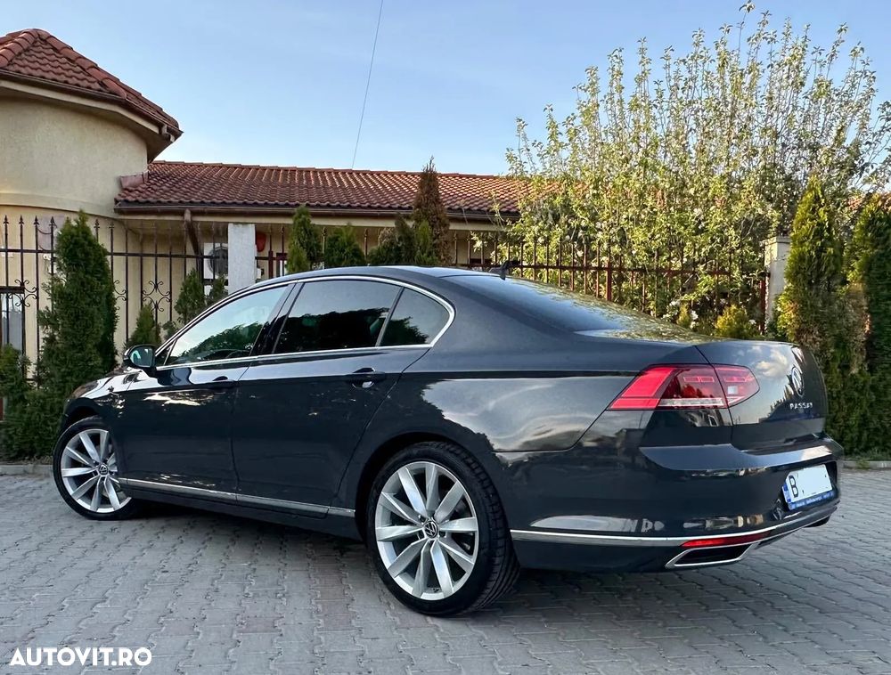 Volkswagen Passat 2.0 TDI DSG Highline - 16
