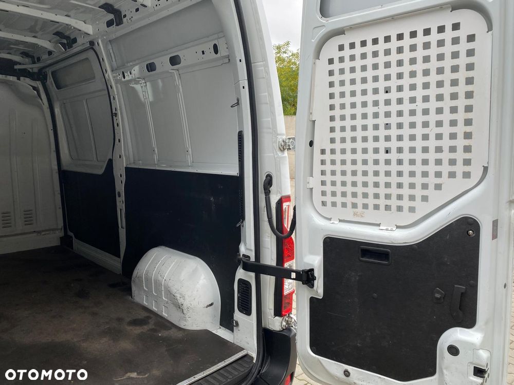 Nissan NV400 - 19