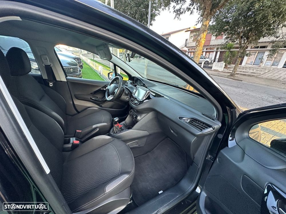 Peugeot 208 1.2 PureTech Style - 10