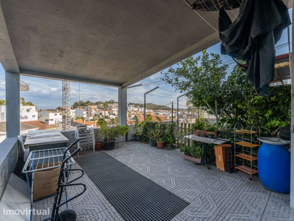 MORADIA T4 | VARANDAS | GARAGEM | BAGUIM DO MONTE | GONDOMAR - Grande imagem: 2/60