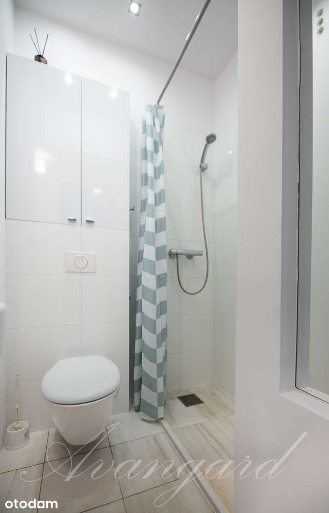 Przy Pl. Grunwaldzkim, urocze studio z balkonem.
