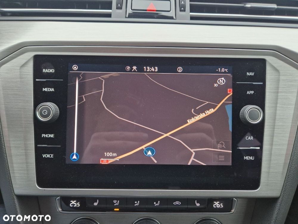 Volkswagen Passat - 13