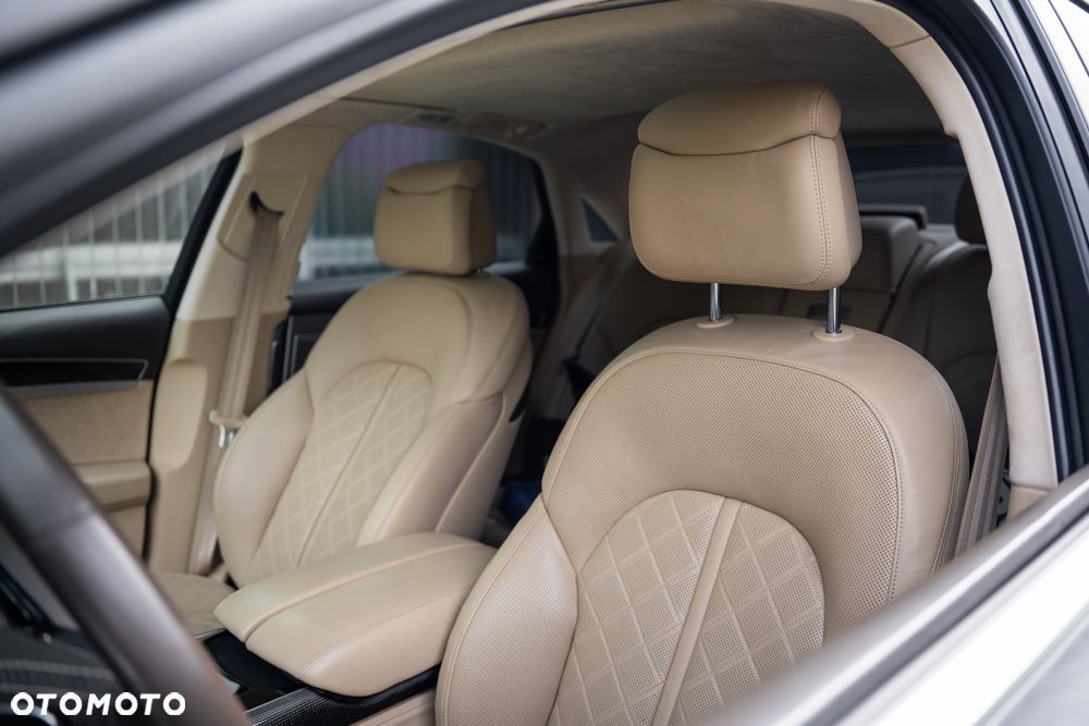 Audi S8 Standard - 17
