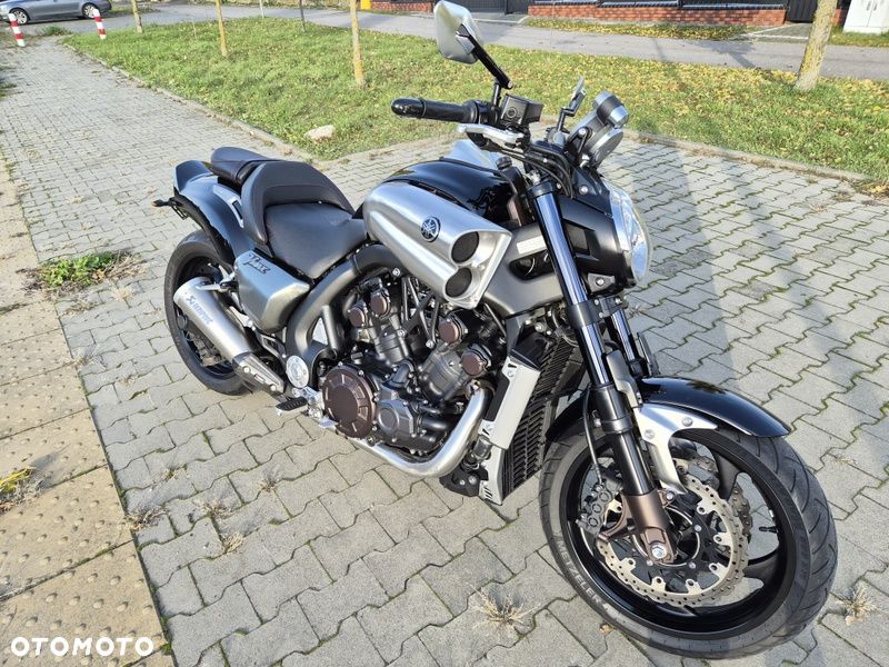 Yamaha V-MAX - 11