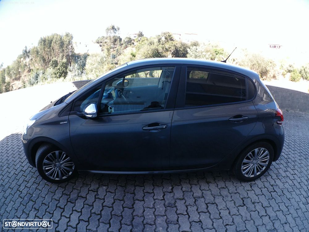 Peugeot 208 1.2 PureTech Style - 1