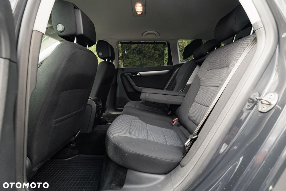 Volkswagen Passat - 15