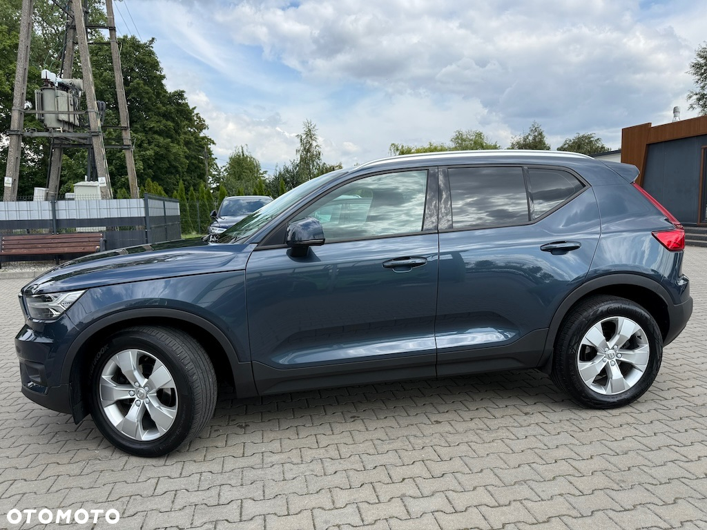 Volvo XC 40 T3 Momentum Pro - 2