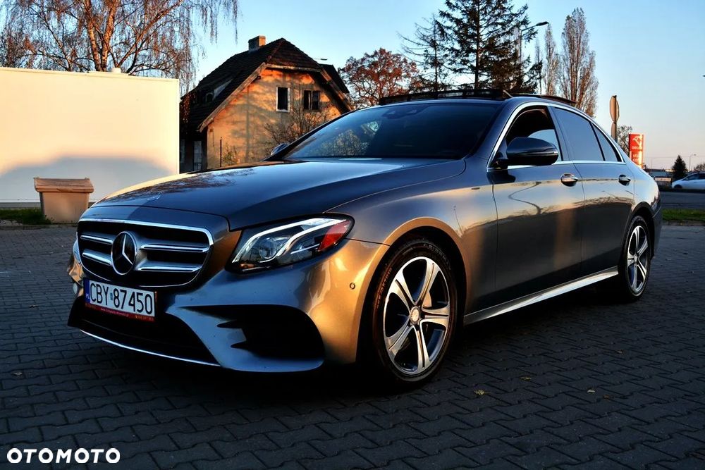 Mercedes-Benz Klasa E 250 9G-TRONIC AMG Line - 15