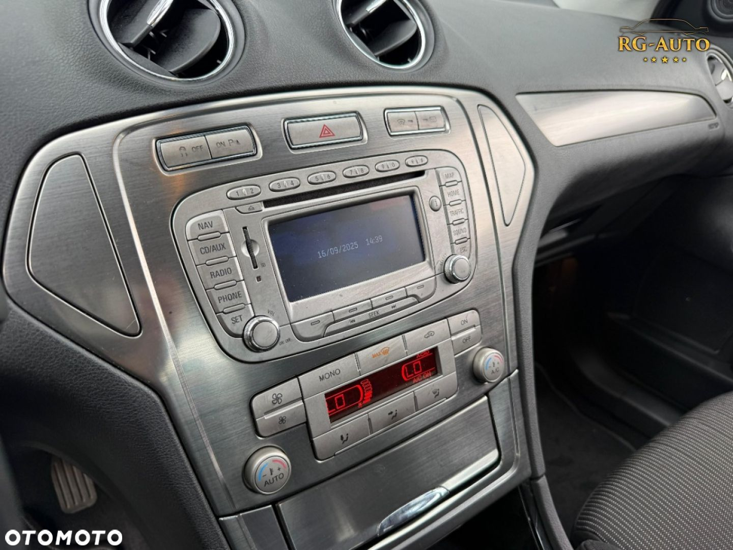 Ford Mondeo - 36