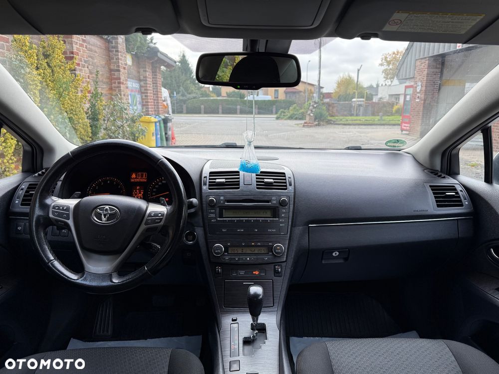 Toyota Avensis 2.0 Multidrive S Executive - 18