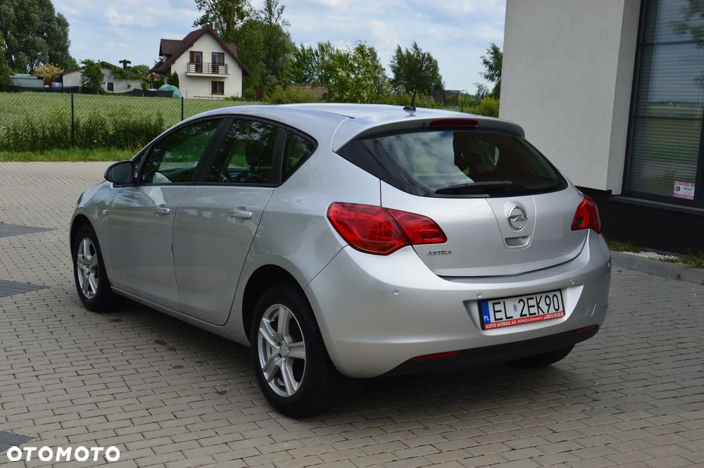 Opel Astra - 14
