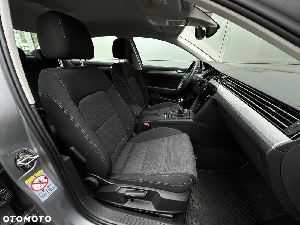 Volkswagen Passat 2.0 TDI EVO Business - 18