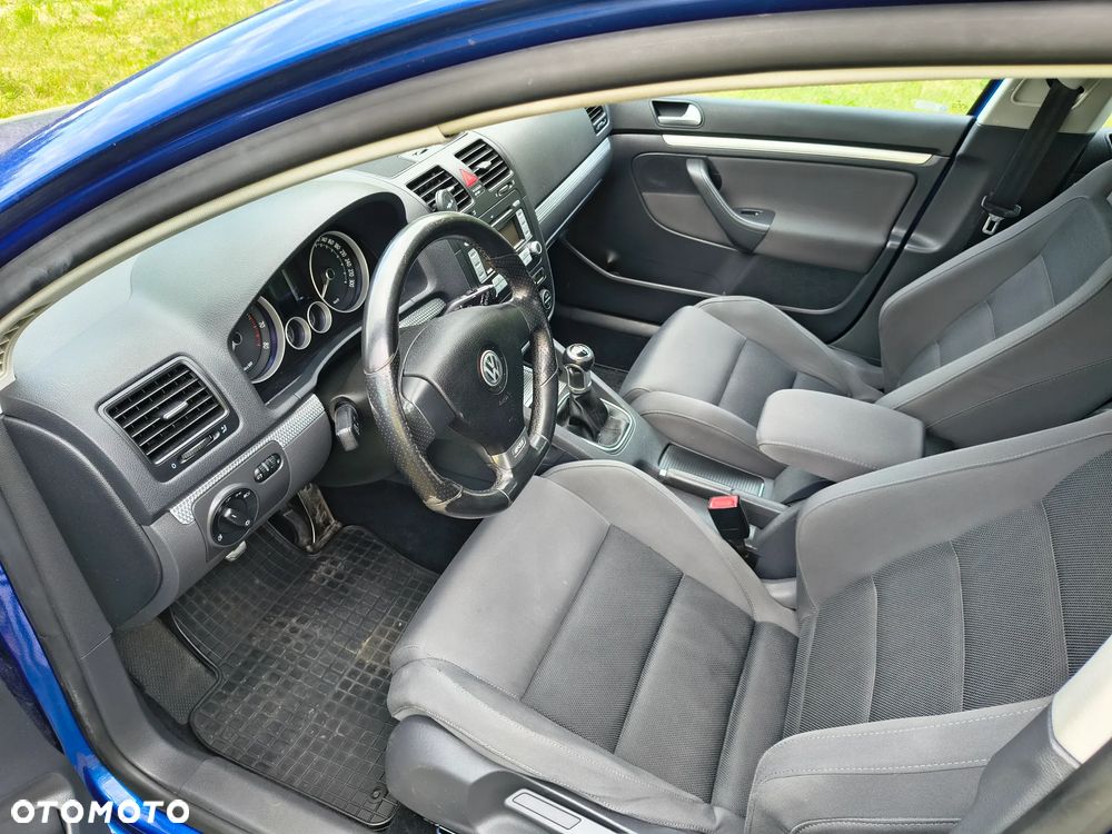 Volkswagen Golf R32 - 18