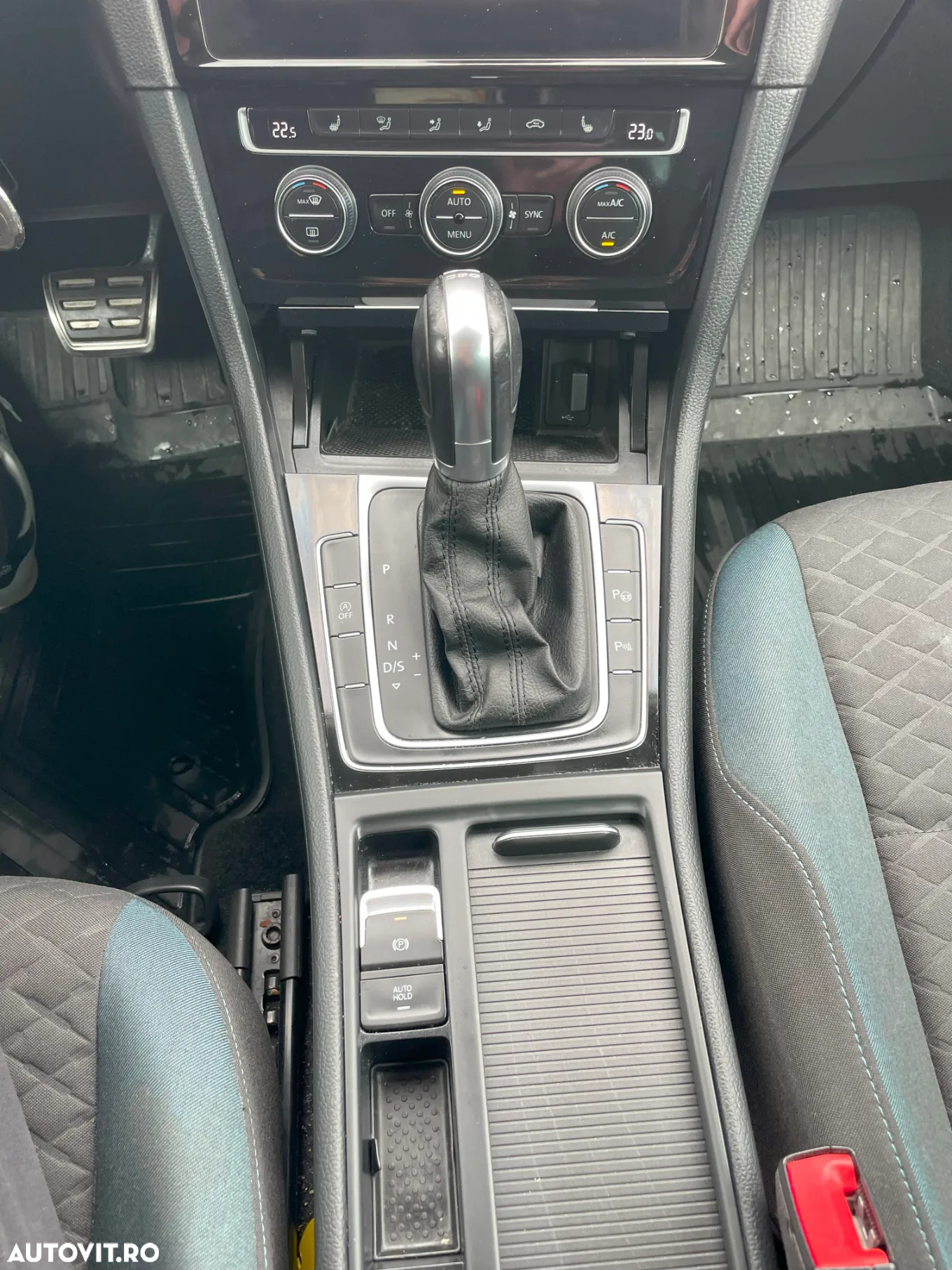 Volkswagen Golf Variant 1.6 TDI SCR DSG IQ.DRIVE - 21