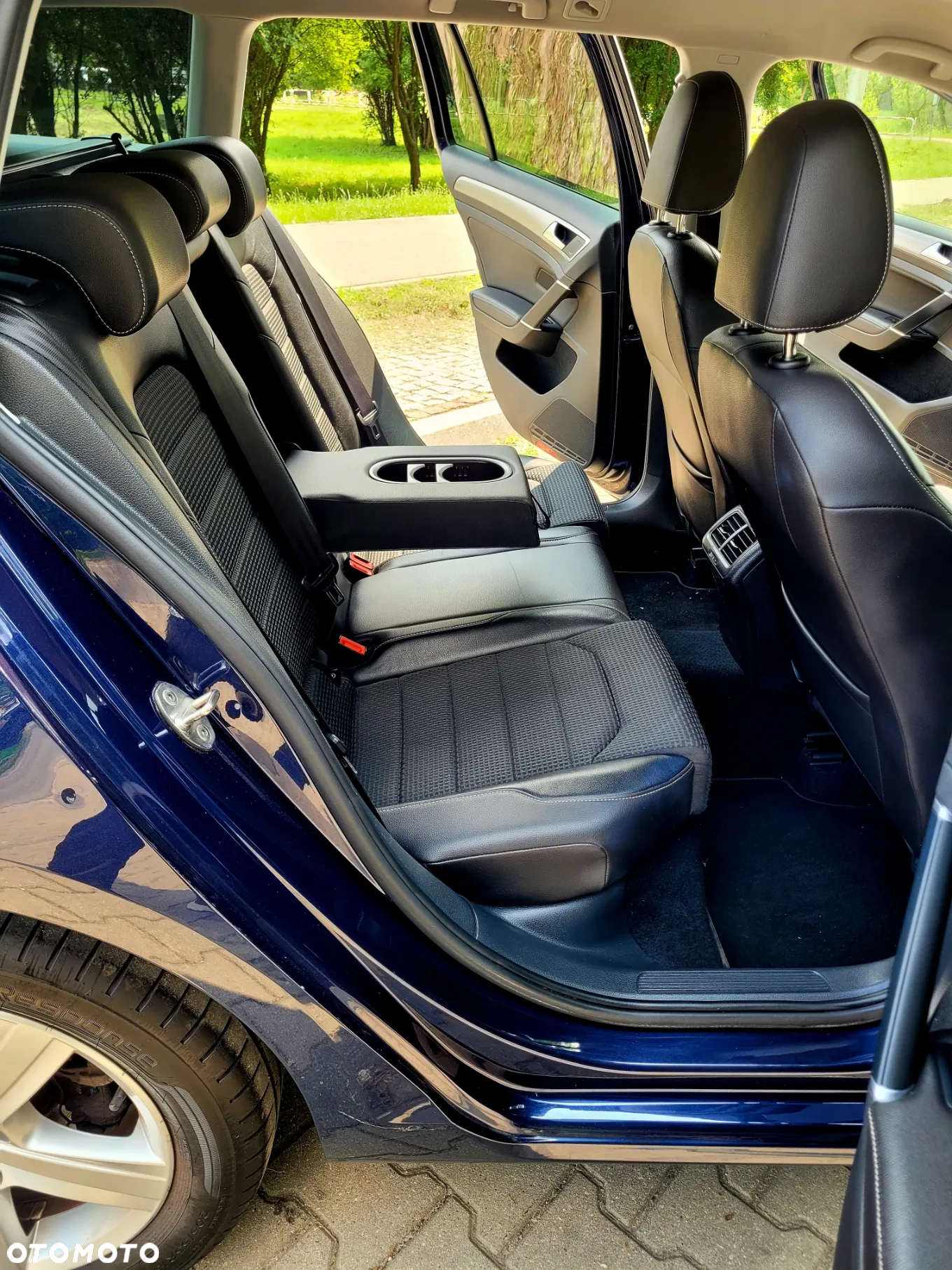 Volkswagen Golf 2.0 BlueTDI Highline - 26