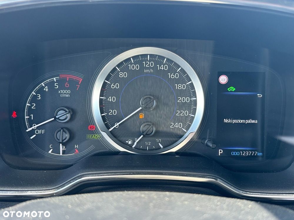 Toyota Corolla 1.8 Hybrid Comfort - 22