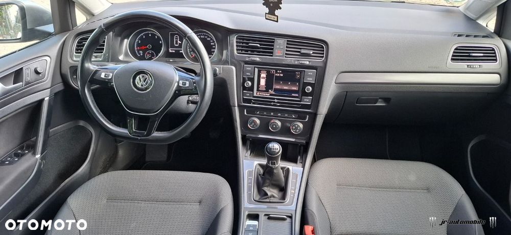 Volkswagen Golf - 5