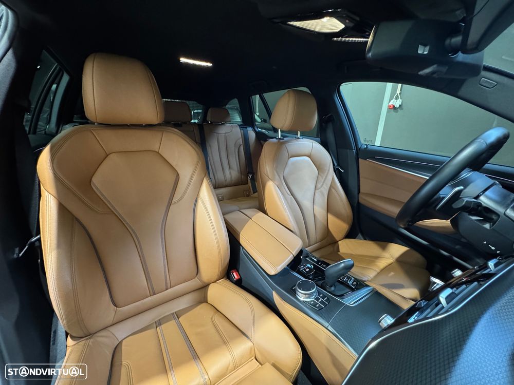 BMW 530 e Pack Desportivo M - 36